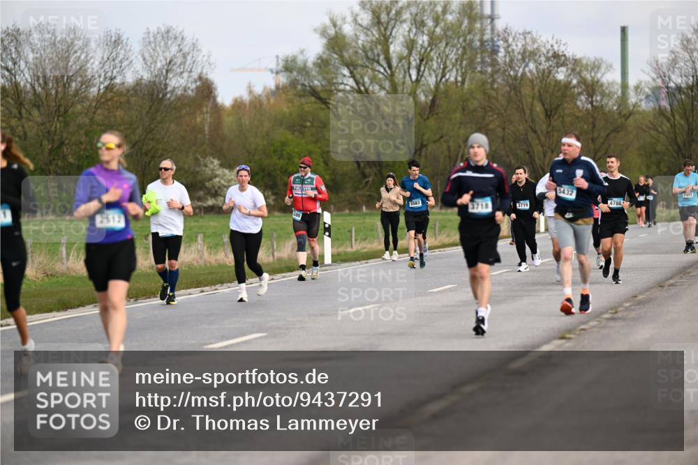 12.04.2026 - 45. Internationalen Wilhelmsburger Insellauf Dr. Thomas Lammeyer http://msf.ph/oto/9437291 12.04.2026 09:30:16 Laufen 589, 5432, 24, 1, 5583, 3718, 3719, 4788 meine-sportfotos.de