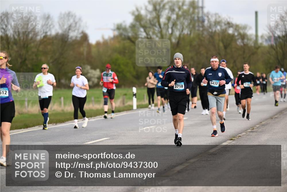 12.04.2026 - 45. Internationalen Wilhelmsburger Insellauf Dr. Thomas Lammeyer http://msf.ph/oto/9437300 12.04.2026 09:30:17 Laufen 512, 3718, 5432 meine-sportfotos.de