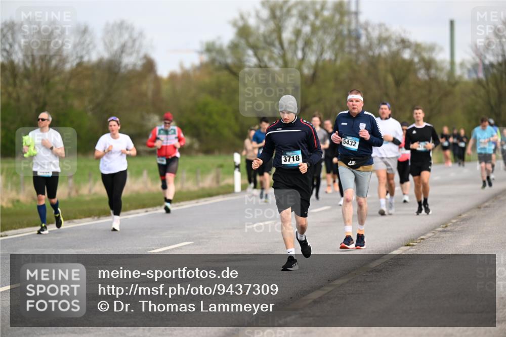 12.04.2026 - 45. Internationalen Wilhelmsburger Insellauf Dr. Thomas Lammeyer http://msf.ph/oto/9437309 12.04.2026 09:30:19 Laufen 3718, 5432 meine-sportfotos.de