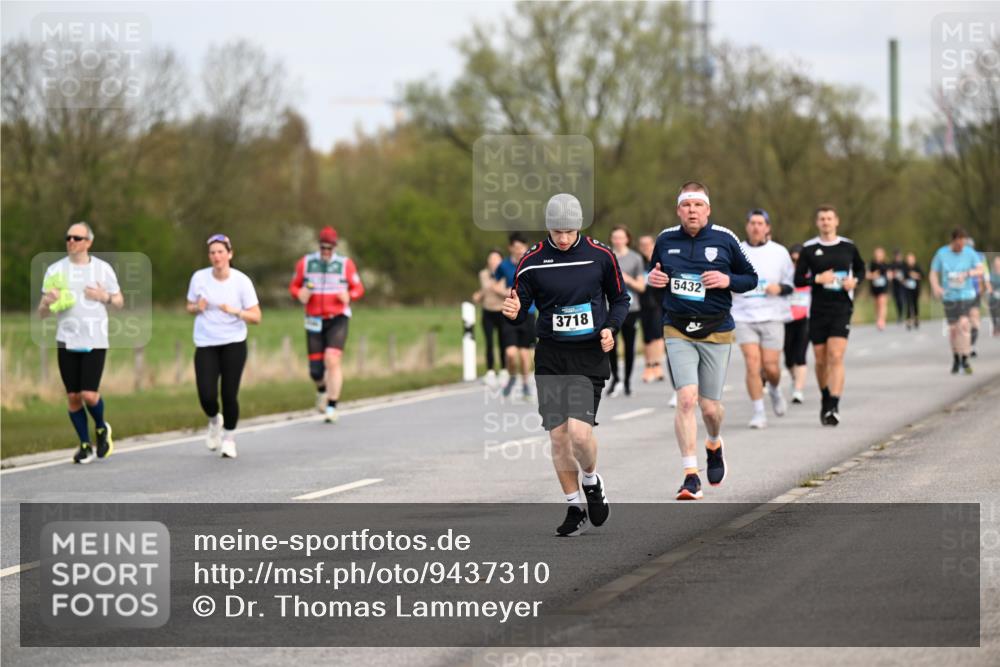 12.04.2026 - 45. Internationalen Wilhelmsburger Insellauf Dr. Thomas Lammeyer http://msf.ph/oto/9437310 12.04.2026 09:30:19 Laufen 3718, 5432 meine-sportfotos.de