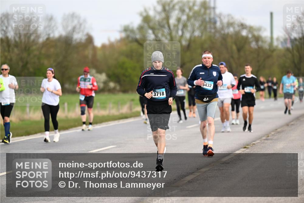 12.04.2026 - 45. Internationalen Wilhelmsburger Insellauf Dr. Thomas Lammeyer http://msf.ph/oto/9437317 12.04.2026 09:30:20 Laufen 3718, 5432 meine-sportfotos.de