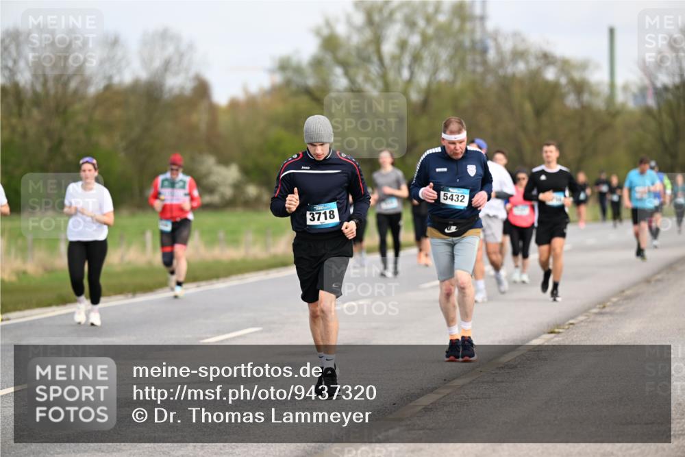 12.04.2026 - 45. Internationalen Wilhelmsburger Insellauf Dr. Thomas Lammeyer http://msf.ph/oto/9437320 12.04.2026 09:30:20 Laufen 3718, 5432 meine-sportfotos.de