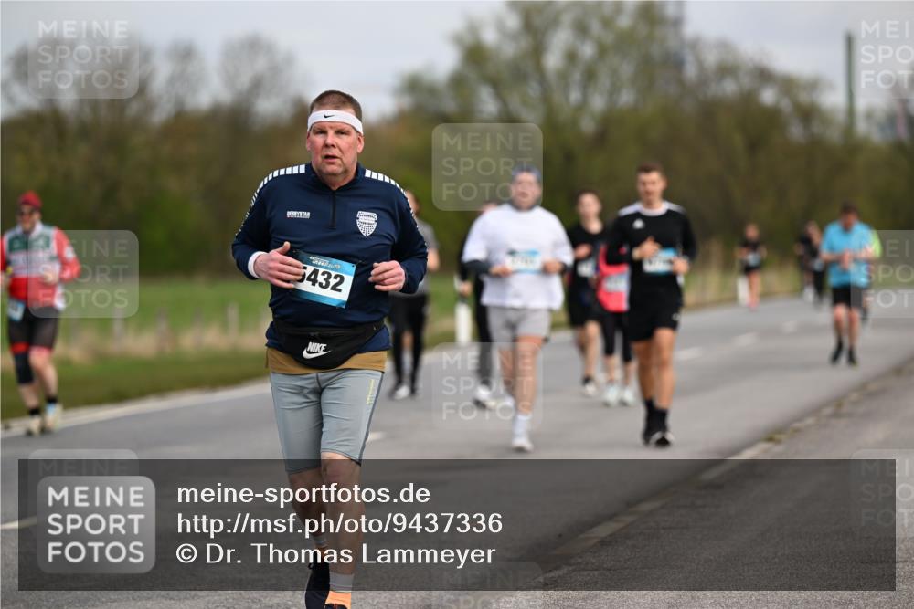 12.04.2026 - 45. Internationalen Wilhelmsburger Insellauf Dr. Thomas Lammeyer http://msf.ph/oto/9437336 12.04.2026 09:30:25 Laufen 4, 5432 meine-sportfotos.de