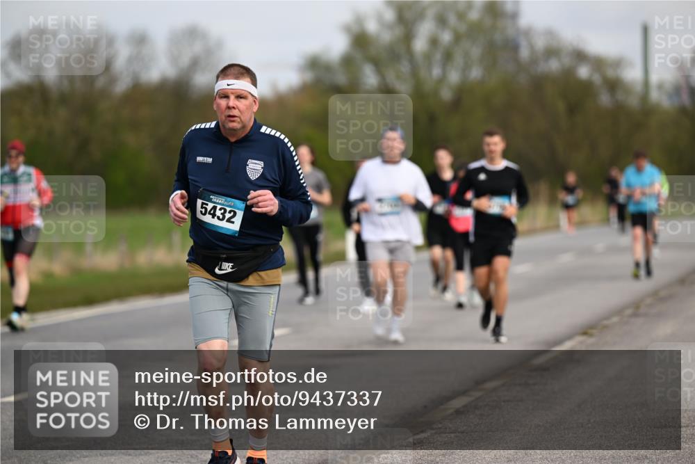 12.04.2026 - 45. Internationalen Wilhelmsburger Insellauf Dr. Thomas Lammeyer http://msf.ph/oto/9437337 12.04.2026 09:30:25 Laufen 5432 meine-sportfotos.de