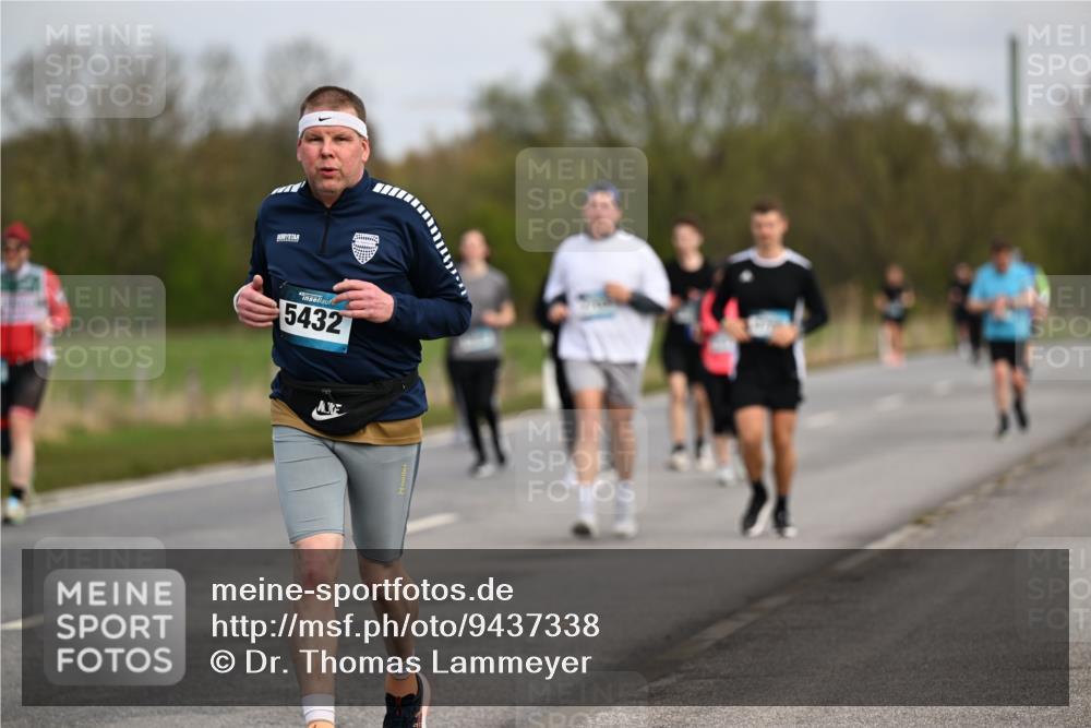 12.04.2026 - 45. Internationalen Wilhelmsburger Insellauf Dr. Thomas Lammeyer http://msf.ph/oto/9437338 12.04.2026 09:30:25 Laufen 5432 meine-sportfotos.de
