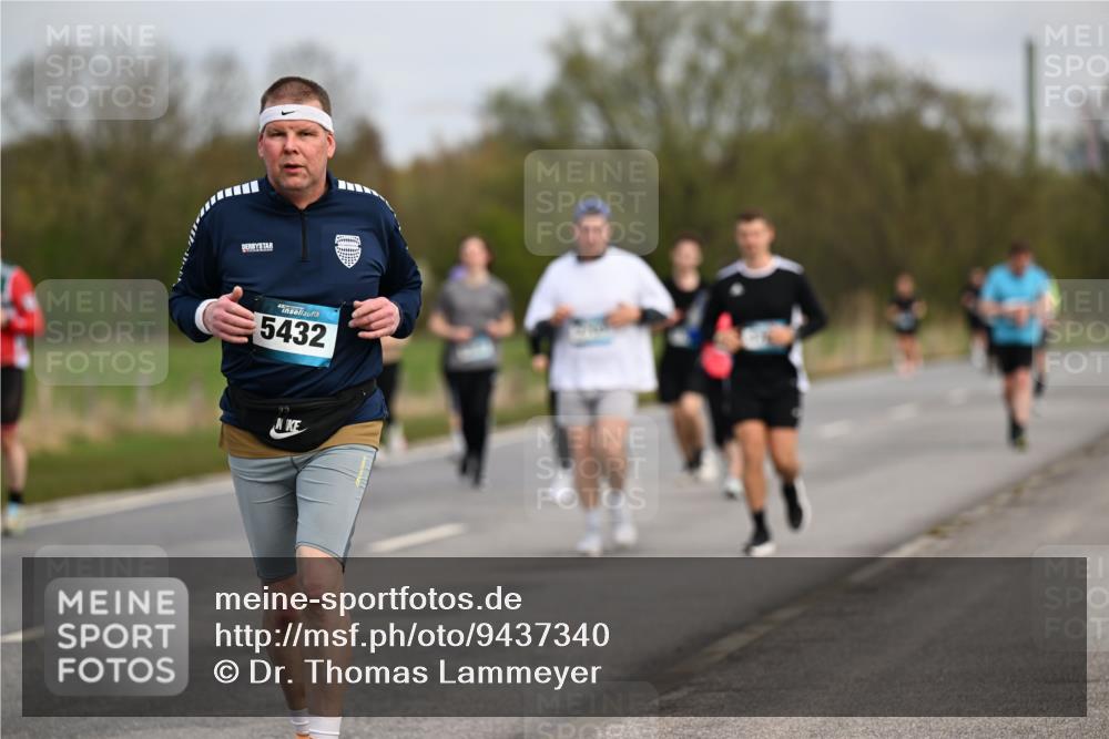 12.04.2026 - 45. Internationalen Wilhelmsburger Insellauf Dr. Thomas Lammeyer http://msf.ph/oto/9437340 12.04.2026 09:30:25 Laufen 5432, 95 meine-sportfotos.de