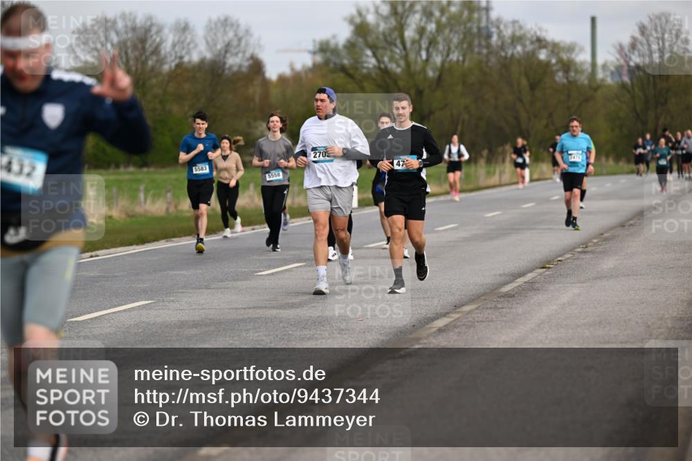 12.04.2026 - 45. Internationalen Wilhelmsburger Insellauf Dr. Thomas Lammeyer http://msf.ph/oto/9437344 12.04.2026 09:30:27 Laufen 432, 5583, 2703, 47, 5558, 2471 meine-sportfotos.de
