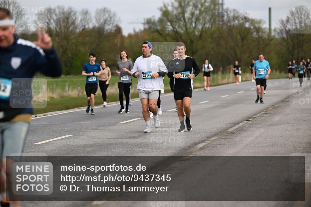 12.04.2026 - 45. Internationalen Wilhelmsburger Insellauf Dr. Thomas Lammeyer http://msf.ph/oto/9437345 12.04.2026 09:30:27 Laufen 12, 5583, 2703, 5558, 4788, 2471 meine-sportfotos.de