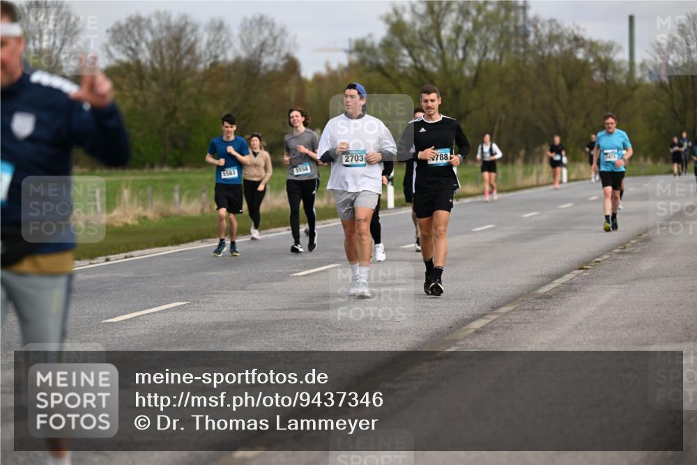 12.04.2026 - 45. Internationalen Wilhelmsburger Insellauf Dr. Thomas Lammeyer http://msf.ph/oto/9437346 12.04.2026 09:30:27 Laufen 2703, 5583, 5558, 788, 1471 meine-sportfotos.de