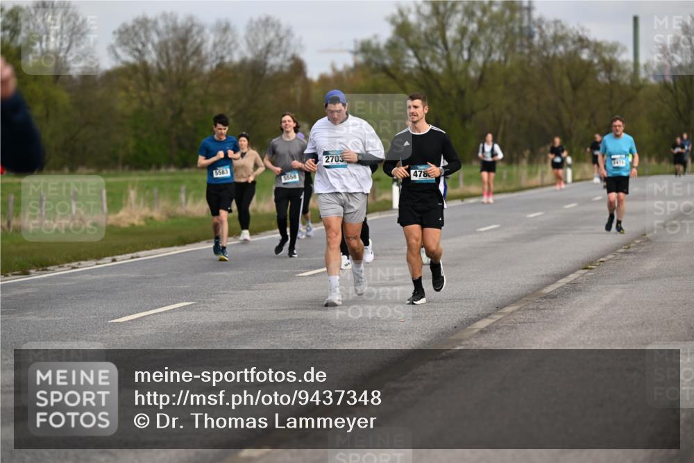 12.04.2026 - 45. Internationalen Wilhelmsburger Insellauf Dr. Thomas Lammeyer http://msf.ph/oto/9437348 12.04.2026 09:30:27 Laufen 5583, 5558, 2703, 2471, 478 meine-sportfotos.de