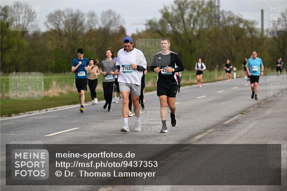 12.04.2026 - 45. Internationalen Wilhelmsburger Insellauf Dr. Thomas Lammeyer http://msf.ph/oto/9437353 12.04.2026 09:30:28 Laufen 5583, 5558, 2703, 47 meine-sportfotos.de
