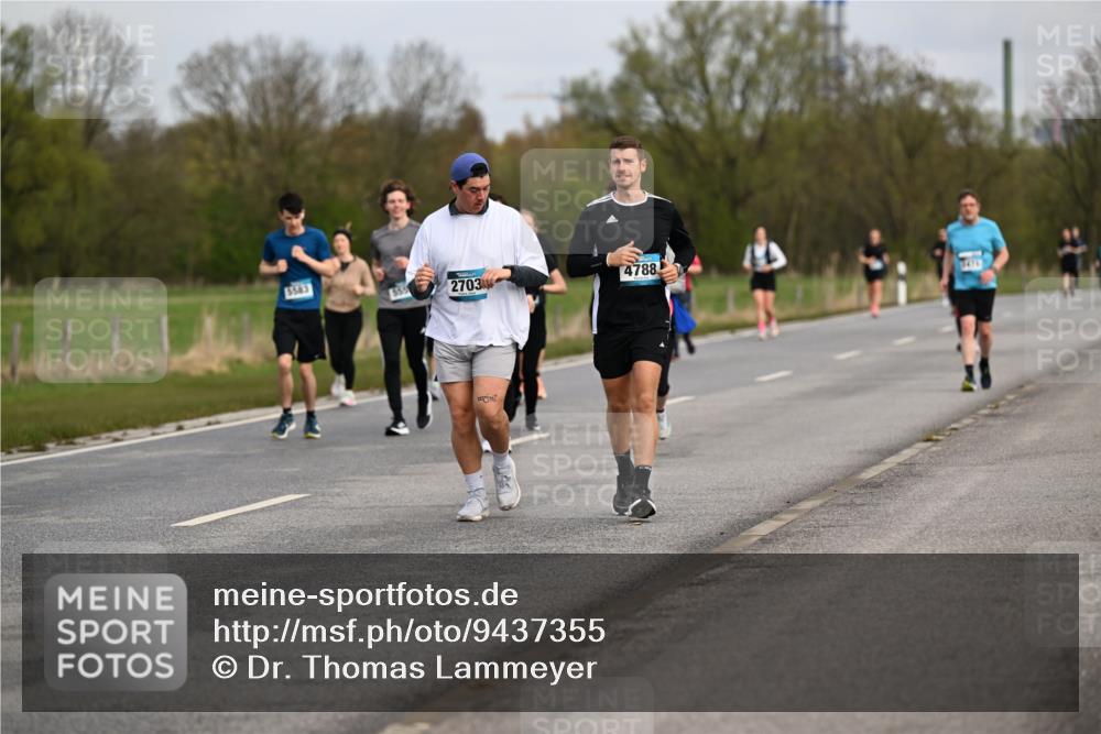 12.04.2026 - 45. Internationalen Wilhelmsburger Insellauf Dr. Thomas Lammeyer http://msf.ph/oto/9437355 12.04.2026 09:30:28 Laufen 5583, 2703, 4788 meine-sportfotos.de