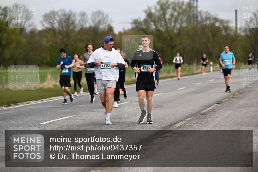 12.04.2026 - 45. Internationalen Wilhelmsburger Insellauf Dr. Thomas Lammeyer http://msf.ph/oto/9437357 12.04.2026 09:30:29 Laufen 5583, 5558, 2703, 2471, 478 meine-sportfotos.de
