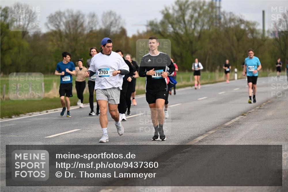 12.04.2026 - 45. Internationalen Wilhelmsburger Insellauf Dr. Thomas Lammeyer http://msf.ph/oto/9437360 12.04.2026 09:30:29 Laufen 2703, 5583, 4788 meine-sportfotos.de