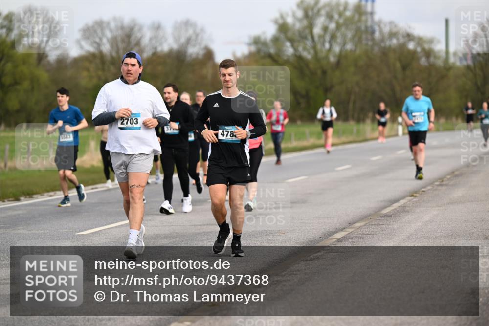 12.04.2026 - 45. Internationalen Wilhelmsburger Insellauf Dr. Thomas Lammeyer http://msf.ph/oto/9437368 12.04.2026 09:30:30 Laufen 2703, 1543, 478 meine-sportfotos.de