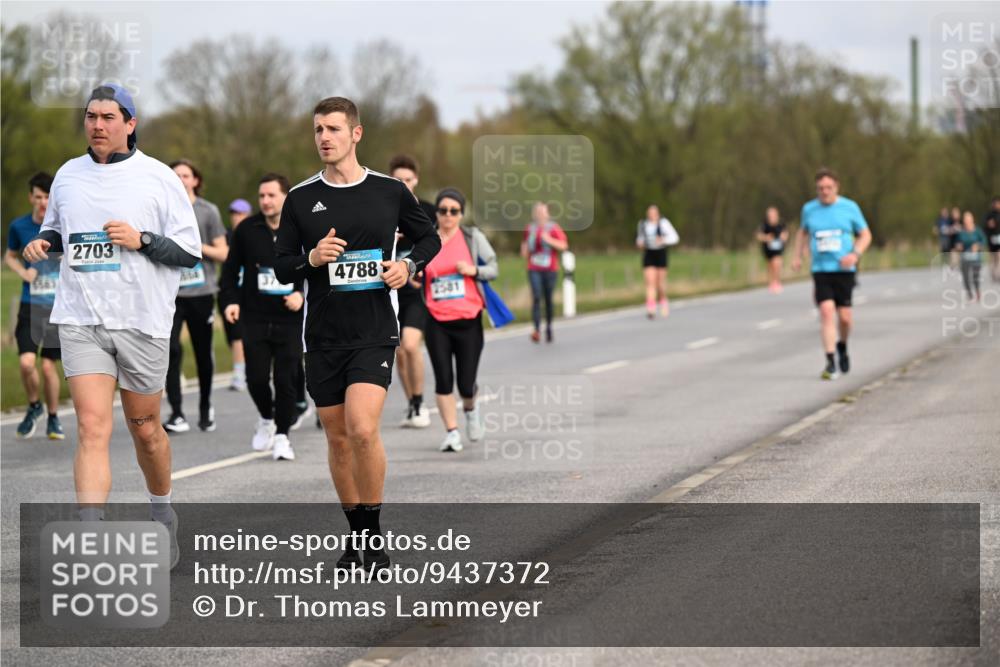 12.04.2026 - 45. Internationalen Wilhelmsburger Insellauf Dr. Thomas Lammeyer http://msf.ph/oto/9437372 12.04.2026 09:30:31 Laufen 2703, 4788, 2581 meine-sportfotos.de