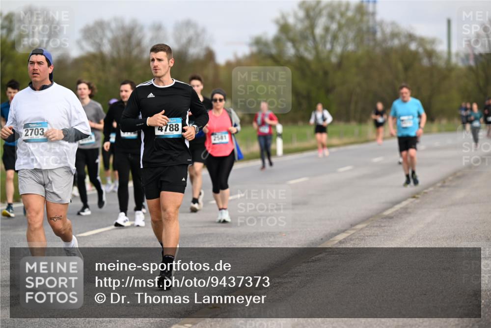 12.04.2026 - 45. Internationalen Wilhelmsburger Insellauf Dr. Thomas Lammeyer http://msf.ph/oto/9437373 12.04.2026 09:30:31 Laufen 2703, 4788, 541 meine-sportfotos.de