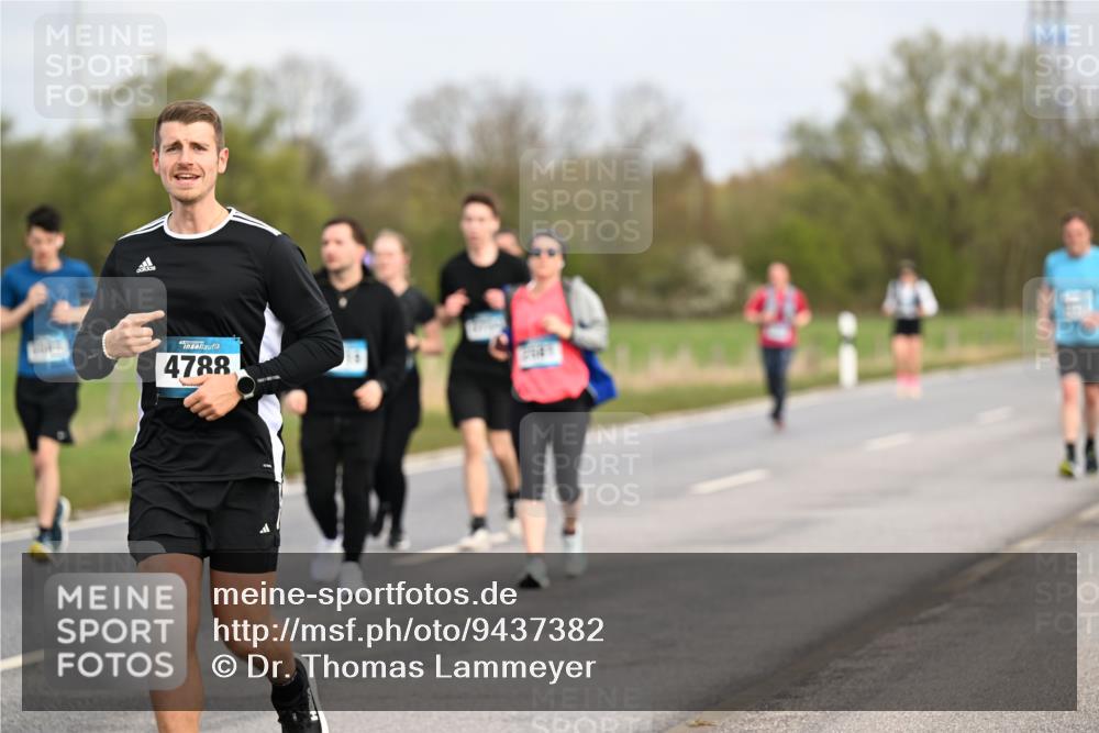 12.04.2026 - 45. Internationalen Wilhelmsburger Insellauf Dr. Thomas Lammeyer http://msf.ph/oto/9437382 12.04.2026 09:30:33 Laufen 4788 meine-sportfotos.de