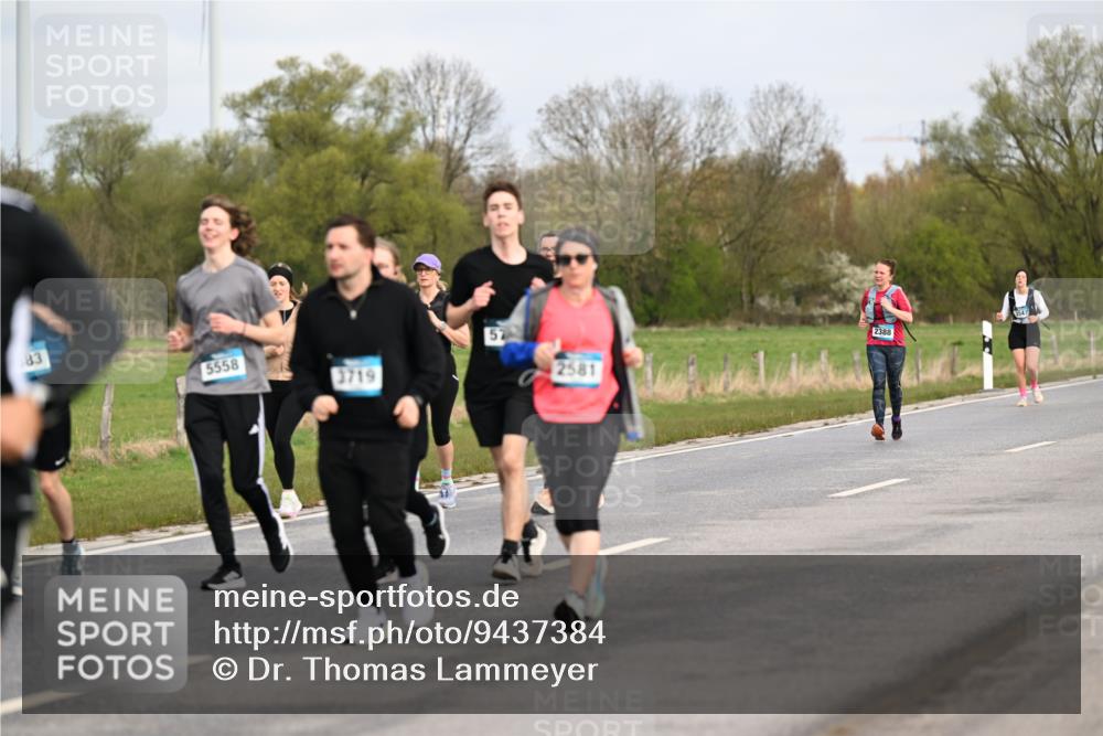 12.04.2026 - 45. Internationalen Wilhelmsburger Insellauf Dr. Thomas Lammeyer http://msf.ph/oto/9437384 12.04.2026 09:30:34 Laufen 83, 5558, 3719, 57, 2581, 3543, 2388 meine-sportfotos.de