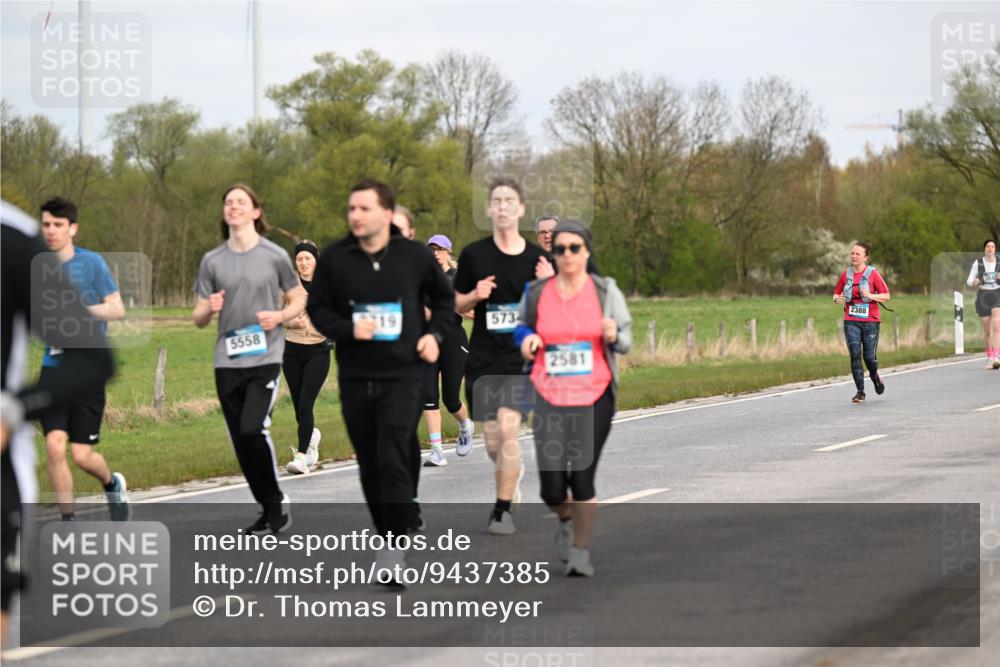 12.04.2026 - 45. Internationalen Wilhelmsburger Insellauf Dr. Thomas Lammeyer http://msf.ph/oto/9437385 12.04.2026 09:30:35 Laufen 5558, 573, 2581, 2388, 3543 meine-sportfotos.de
