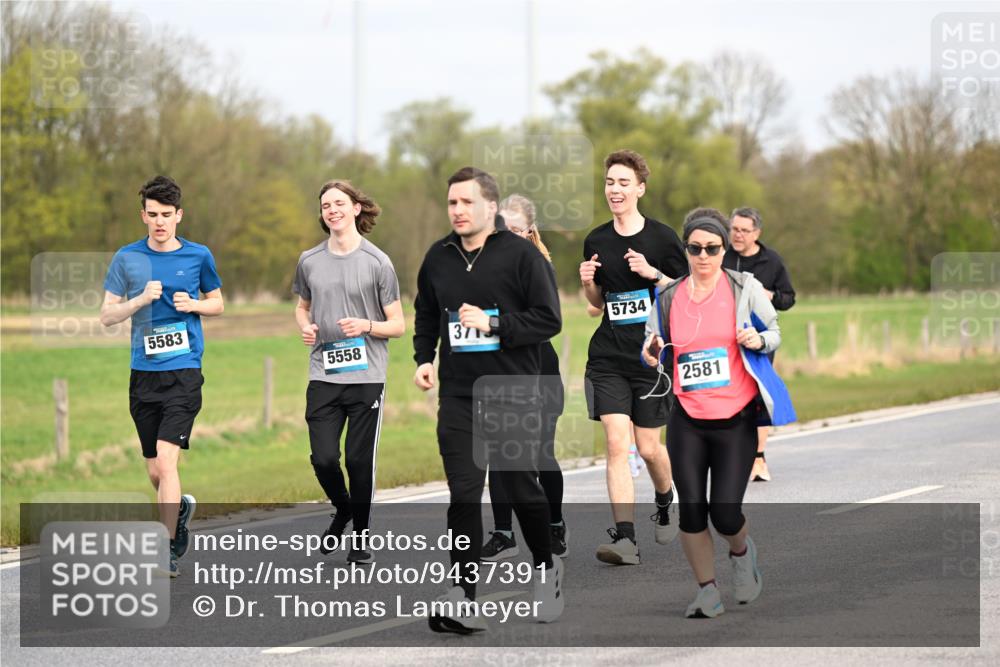 12.04.2026 - 45. Internationalen Wilhelmsburger Insellauf Dr. Thomas Lammeyer http://msf.ph/oto/9437391 12.04.2026 09:30:36 Laufen 5583, 371, 5558, 5734, 2581 meine-sportfotos.de