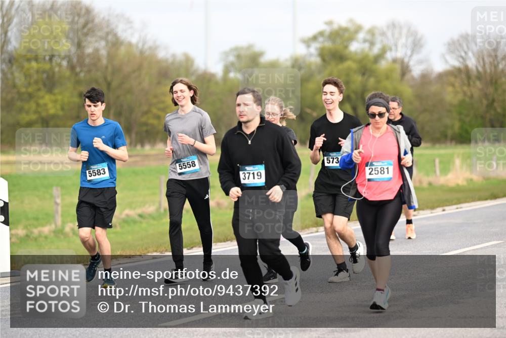 12.04.2026 - 45. Internationalen Wilhelmsburger Insellauf Dr. Thomas Lammeyer http://msf.ph/oto/9437392 12.04.2026 09:30:36 Laufen 5583, 5558, 3719, 573, 2581 meine-sportfotos.de