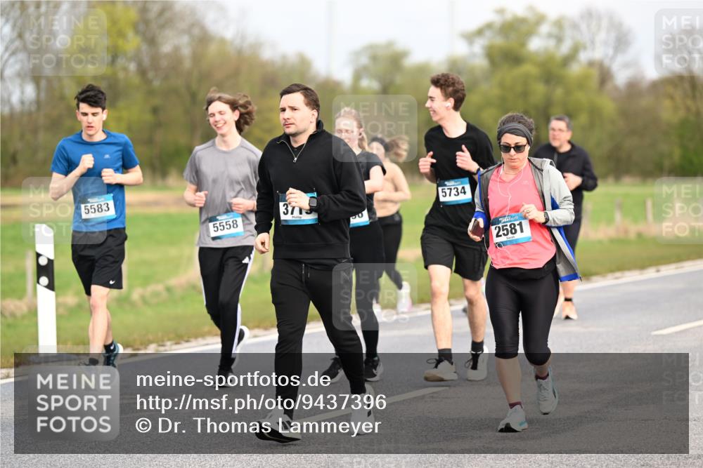 12.04.2026 - 45. Internationalen Wilhelmsburger Insellauf Dr. Thomas Lammeyer http://msf.ph/oto/9437396 12.04.2026 09:30:36 Laufen 5583, 3715, 5558, 5734, 2581 meine-sportfotos.de