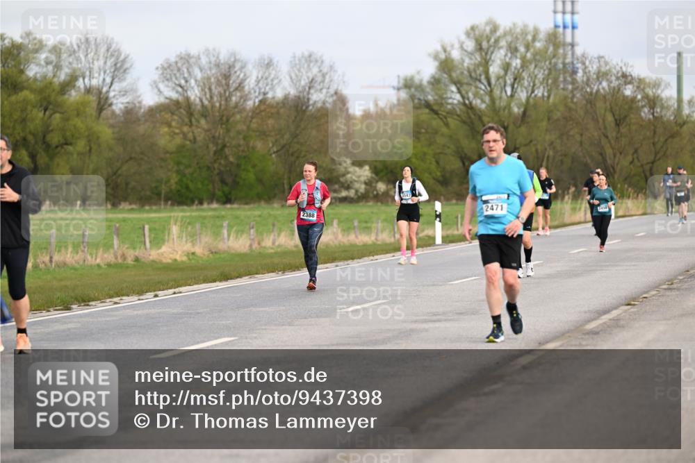 12.04.2026 - 45. Internationalen Wilhelmsburger Insellauf Dr. Thomas Lammeyer http://msf.ph/oto/9437398 12.04.2026 09:30:37 Laufen 2388, 2471, 2450 meine-sportfotos.de