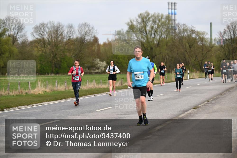 12.04.2026 - 45. Internationalen Wilhelmsburger Insellauf Dr. Thomas Lammeyer http://msf.ph/oto/9437400 12.04.2026 09:30:38 Laufen 2388, 2471, 2450 meine-sportfotos.de