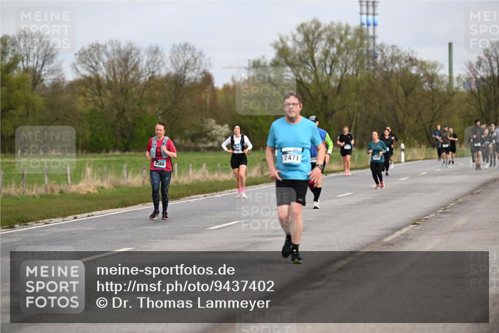 12.04.2026 - 45. Internationalen Wilhelmsburger Insellauf Dr. Thomas Lammeyer http://msf.ph/oto/9437402 12.04.2026 09:30:38 Laufen 2388, 3543, 2471, 204 meine-sportfotos.de