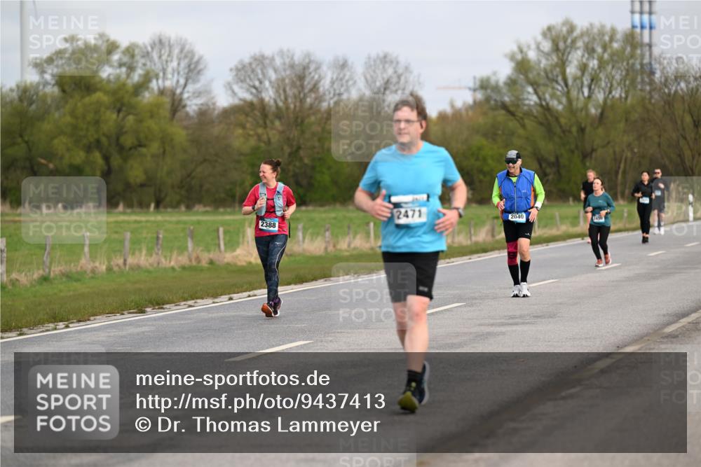 12.04.2026 - 45. Internationalen Wilhelmsburger Insellauf Dr. Thomas Lammeyer http://msf.ph/oto/9437413 12.04.2026 09:30:40 Laufen 2471, 2040, 2388 meine-sportfotos.de