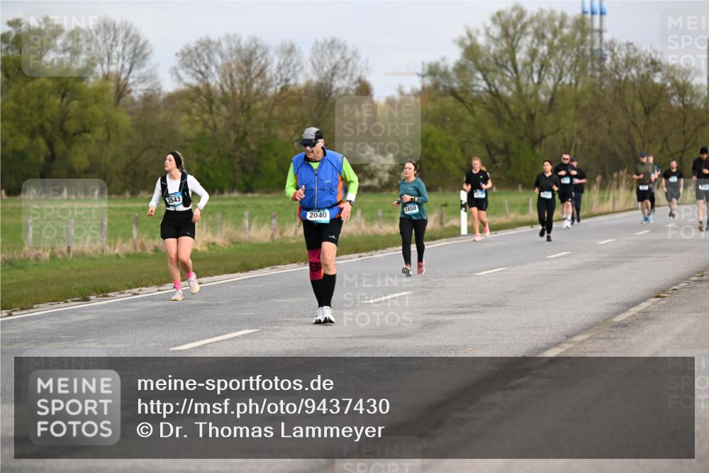 12.04.2026 - 45. Internationalen Wilhelmsburger Insellauf Dr. Thomas Lammeyer http://msf.ph/oto/9437430 12.04.2026 09:30:45 Laufen 3543, 2040, 2450 meine-sportfotos.de