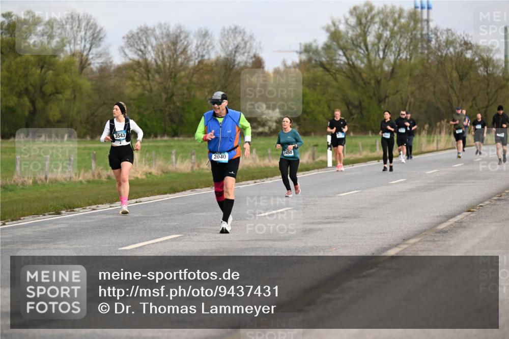 12.04.2026 - 45. Internationalen Wilhelmsburger Insellauf Dr. Thomas Lammeyer http://msf.ph/oto/9437431 12.04.2026 09:30:45 Laufen 3543, 2040, 2450 meine-sportfotos.de