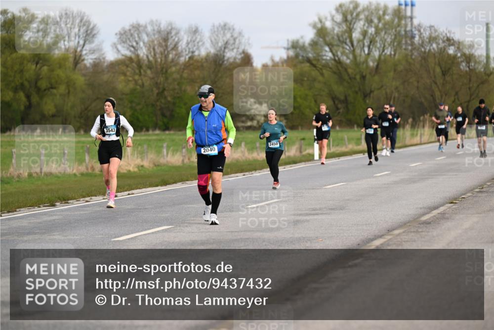 12.04.2026 - 45. Internationalen Wilhelmsburger Insellauf Dr. Thomas Lammeyer http://msf.ph/oto/9437432 12.04.2026 09:30:45 Laufen 3543, 2040, 2450 meine-sportfotos.de