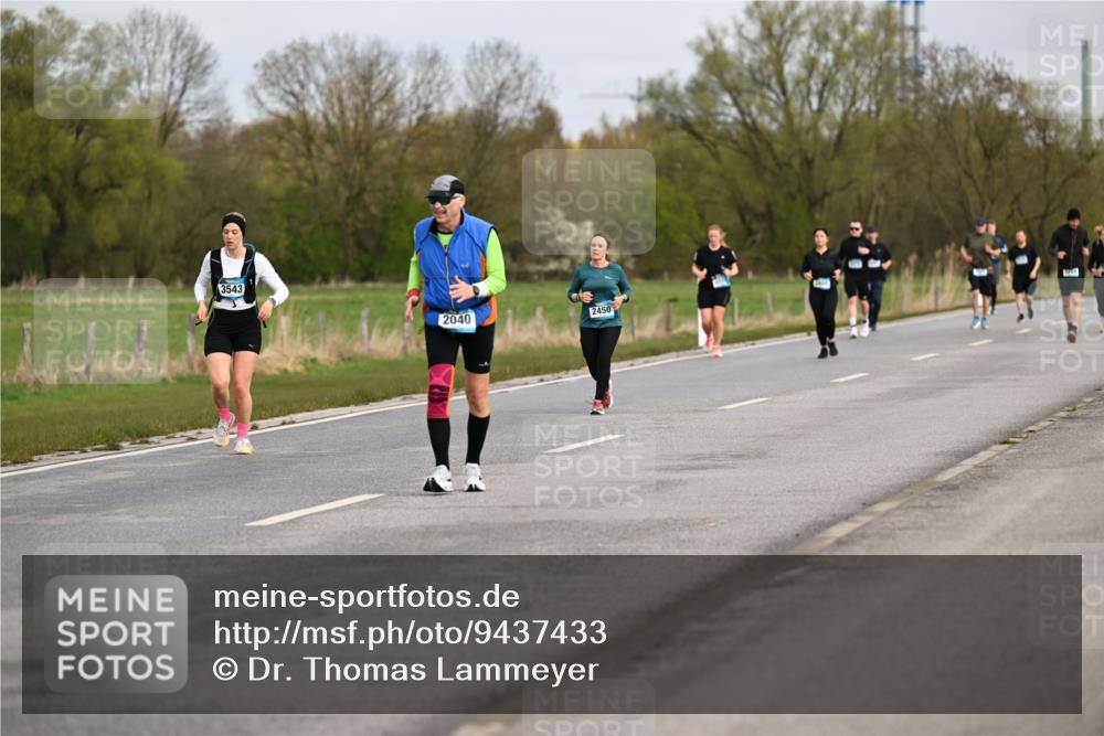 12.04.2026 - 45. Internationalen Wilhelmsburger Insellauf Dr. Thomas Lammeyer http://msf.ph/oto/9437433 12.04.2026 09:30:45 Laufen 3543, 2040, 2450 meine-sportfotos.de