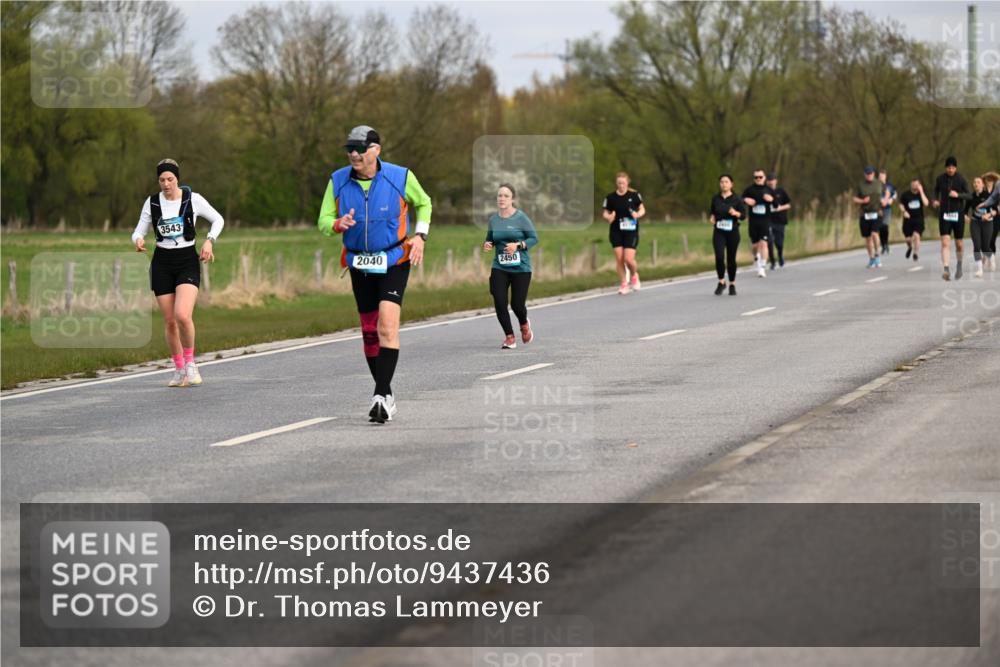 12.04.2026 - 45. Internationalen Wilhelmsburger Insellauf Dr. Thomas Lammeyer http://msf.ph/oto/9437436 12.04.2026 09:30:45 Laufen 3543, 2040, 2450 meine-sportfotos.de