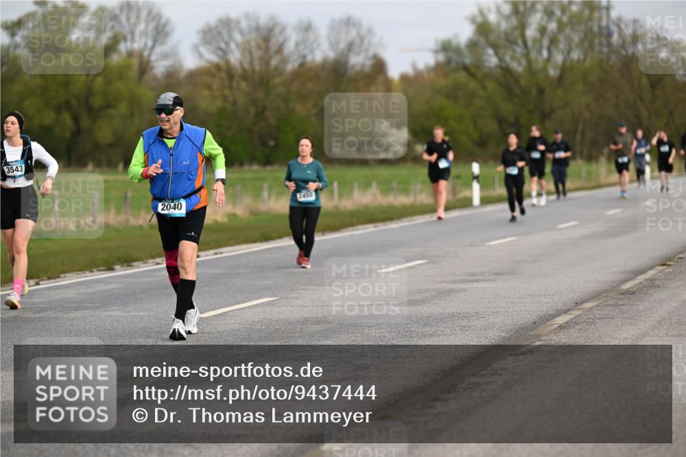 12.04.2026 - 45. Internationalen Wilhelmsburger Insellauf Dr. Thomas Lammeyer http://msf.ph/oto/9437444 12.04.2026 09:30:48 Laufen 3543, 450, 2040 meine-sportfotos.de