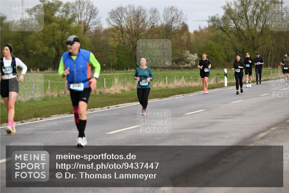 12.04.2026 - 45. Internationalen Wilhelmsburger Insellauf Dr. Thomas Lammeyer http://msf.ph/oto/9437447 12.04.2026 09:30:49 Laufen 3543, 2450, 2480 meine-sportfotos.de