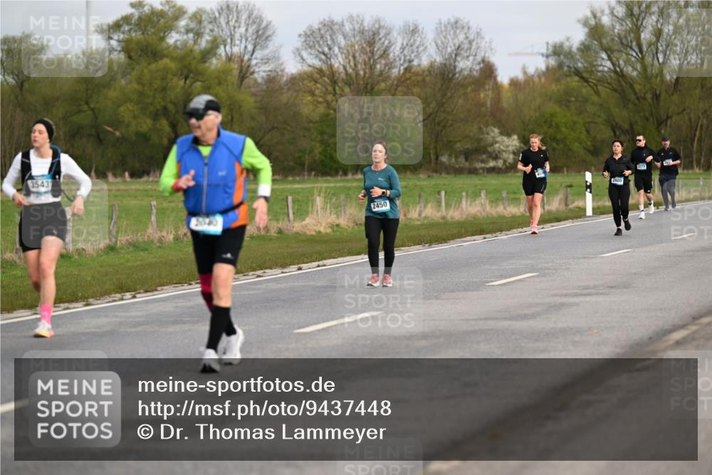 12.04.2026 - 45. Internationalen Wilhelmsburger Insellauf Dr. Thomas Lammeyer http://msf.ph/oto/9437448 12.04.2026 09:30:49 Laufen 3543, 2450, 2040, 2480, 3273 meine-sportfotos.de