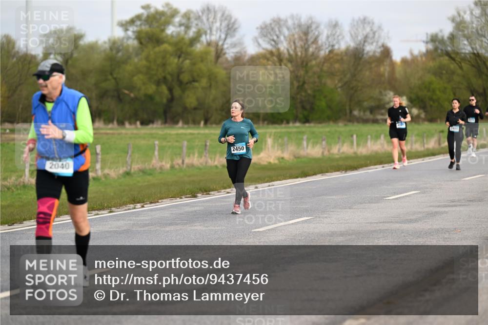 12.04.2026 - 45. Internationalen Wilhelmsburger Insellauf Dr. Thomas Lammeyer http://msf.ph/oto/9437456 12.04.2026 09:30:51 Laufen 2450, 2040, 2480, 1971 meine-sportfotos.de