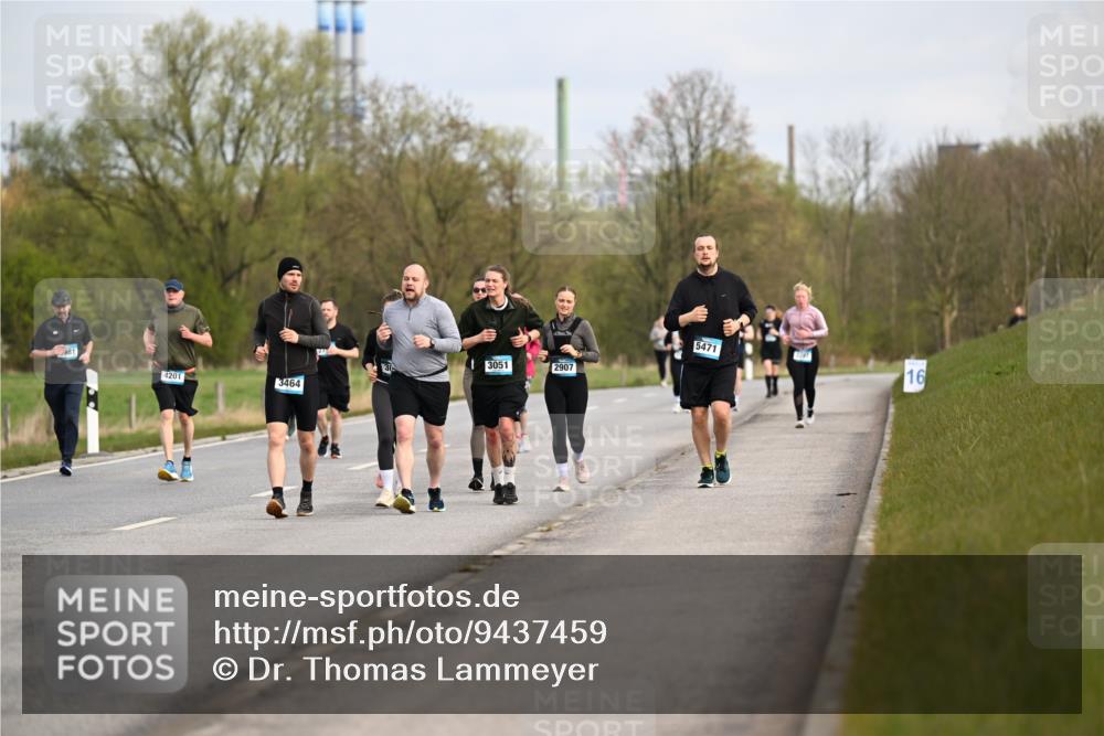 12.04.2026 - 45. Internationalen Wilhelmsburger Insellauf Dr. Thomas Lammeyer http://msf.ph/oto/9437459 12.04.2026 09:30:57 Laufen 981, 3051, 2907, 4201, 3464, 5471, 2297, 16 meine-sportfotos.de