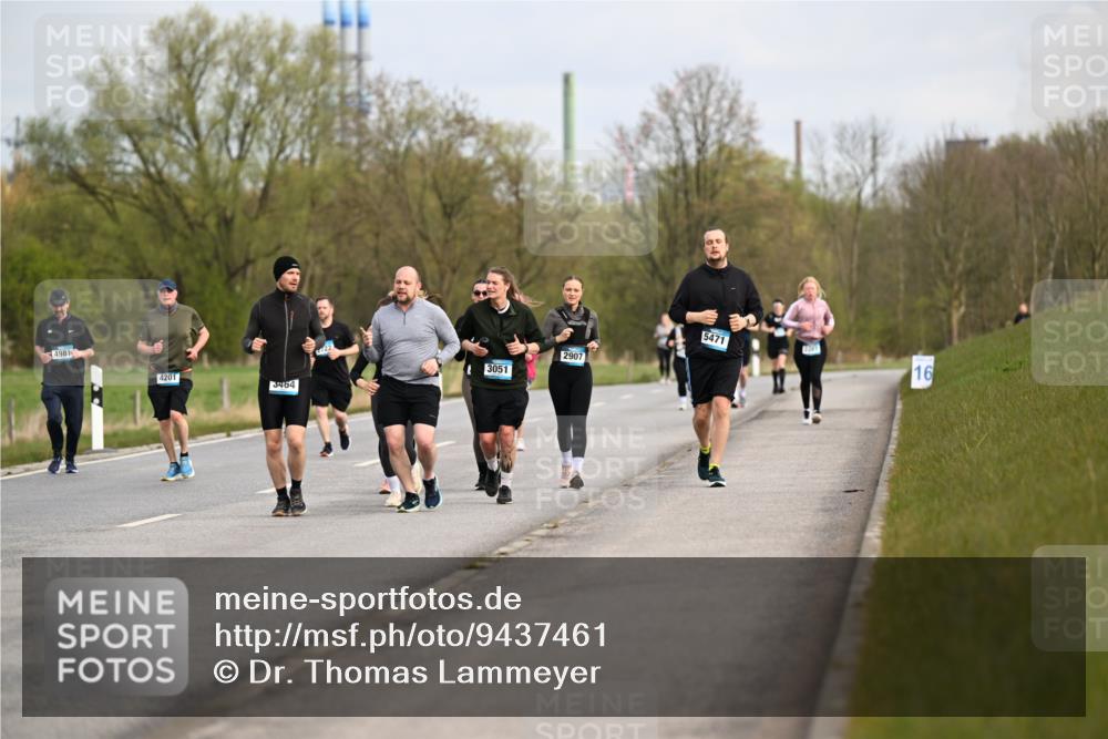 12.04.2026 - 45. Internationalen Wilhelmsburger Insellauf Dr. Thomas Lammeyer http://msf.ph/oto/9437461 12.04.2026 09:30:57 Laufen 498, 3051, 4201, 3464, 2907, 5471, 16 meine-sportfotos.de