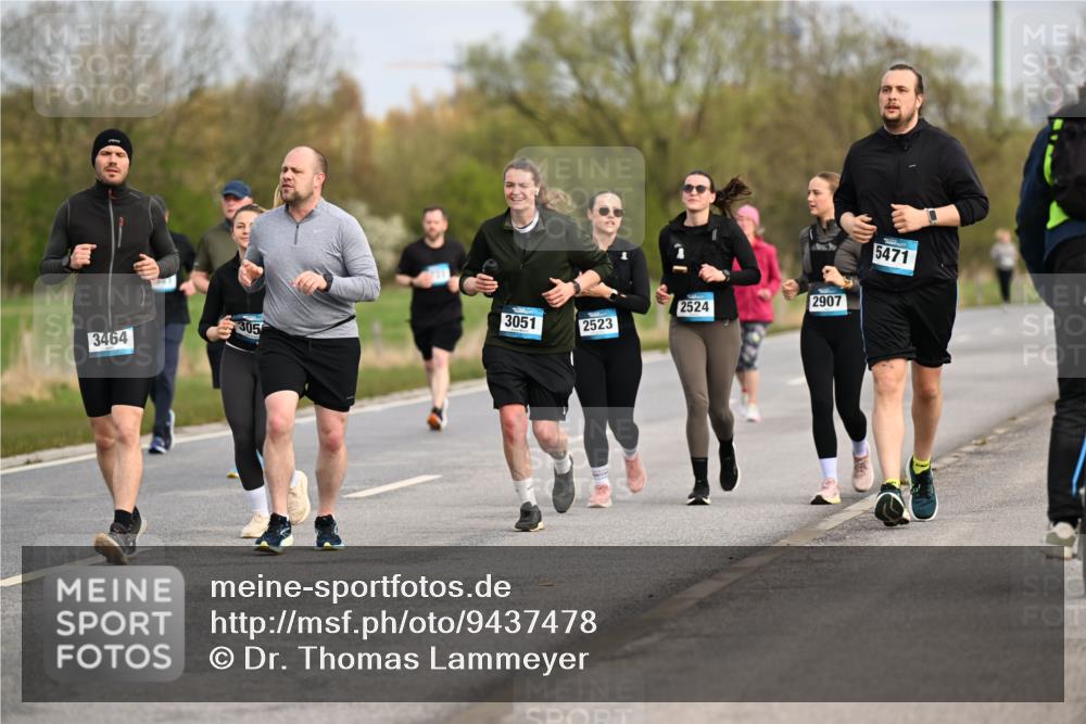 12.04.2026 - 45. Internationalen Wilhelmsburger Insellauf Dr. Thomas Lammeyer http://msf.ph/oto/9437478 12.04.2026 09:31:06 Laufen 305, 3464, 2524, 3051, 2523, 2907, 5471 meine-sportfotos.de