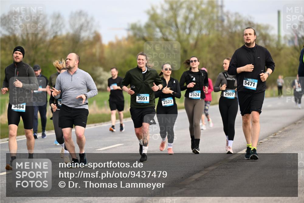 12.04.2026 - 45. Internationalen Wilhelmsburger Insellauf Dr. Thomas Lammeyer http://msf.ph/oto/9437479 12.04.2026 09:31:06 Laufen 3464, 3051, 2524, 2523, 2907, 5471 meine-sportfotos.de