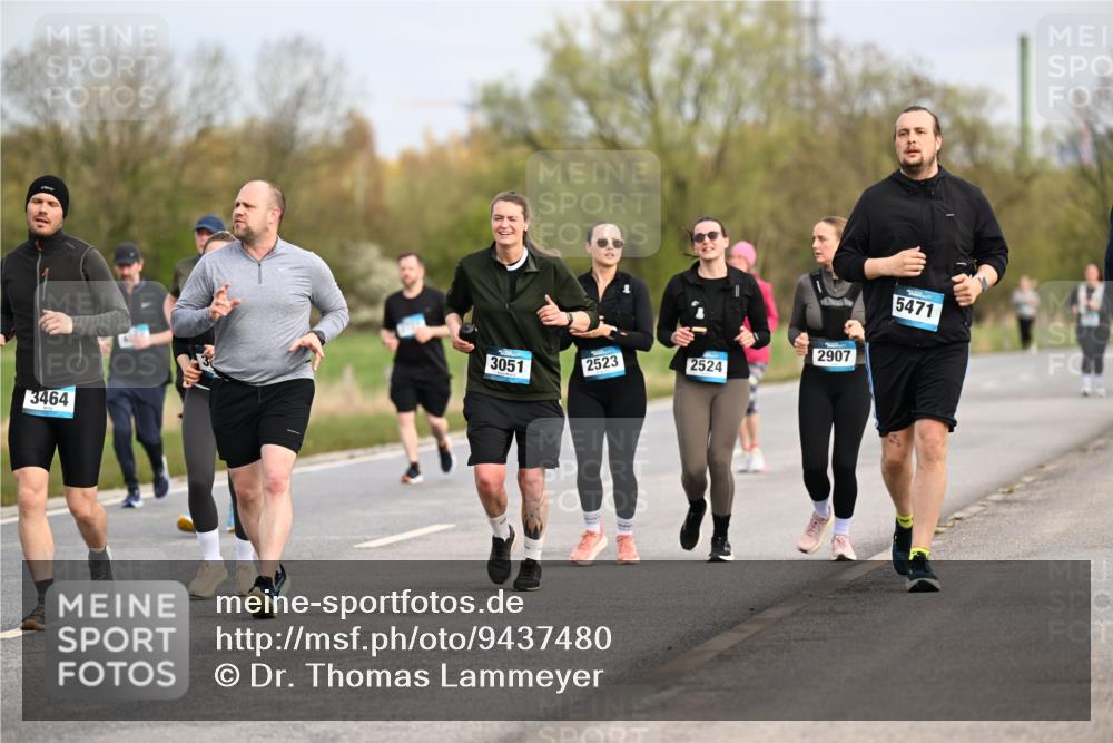 12.04.2026 - 45. Internationalen Wilhelmsburger Insellauf Dr. Thomas Lammeyer http://msf.ph/oto/9437480 12.04.2026 09:31:06 Laufen 3464, 3051, 2523, 2524, 2907, 5471 meine-sportfotos.de