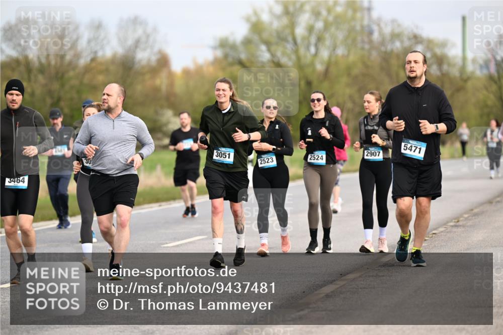 12.04.2026 - 45. Internationalen Wilhelmsburger Insellauf Dr. Thomas Lammeyer http://msf.ph/oto/9437481 12.04.2026 09:31:06 Laufen 3051, 30, 2523, 2524, 3464, 2907, 5471 meine-sportfotos.de