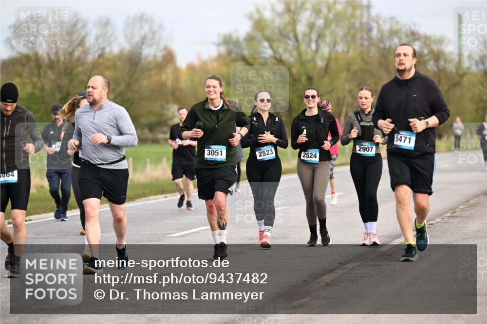 12.04.2026 - 45. Internationalen Wilhelmsburger Insellauf Dr. Thomas Lammeyer http://msf.ph/oto/9437482 12.04.2026 09:31:07 Laufen 464, 49, 3051, 2523, 2524, 2907, 5471 meine-sportfotos.de