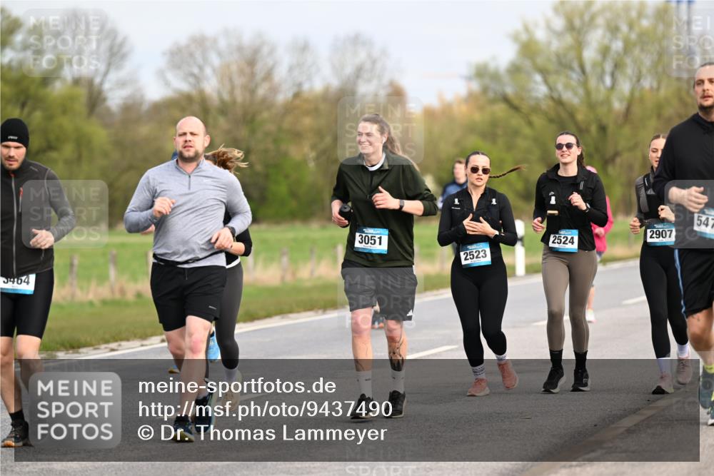 12.04.2026 - 45. Internationalen Wilhelmsburger Insellauf Dr. Thomas Lammeyer http://msf.ph/oto/9437490 12.04.2026 09:31:08 Laufen 29803, 3464, 547, 2907, 2524, 3051, 2523 meine-sportfotos.de