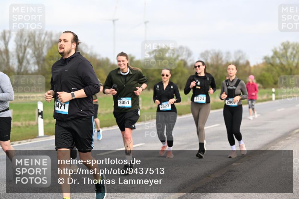 12.04.2026 - 45. Internationalen Wilhelmsburger Insellauf Dr. Thomas Lammeyer http://msf.ph/oto/9437513 12.04.2026 09:31:13 Laufen 5471, 3051, 2524, 2523, 290 meine-sportfotos.de