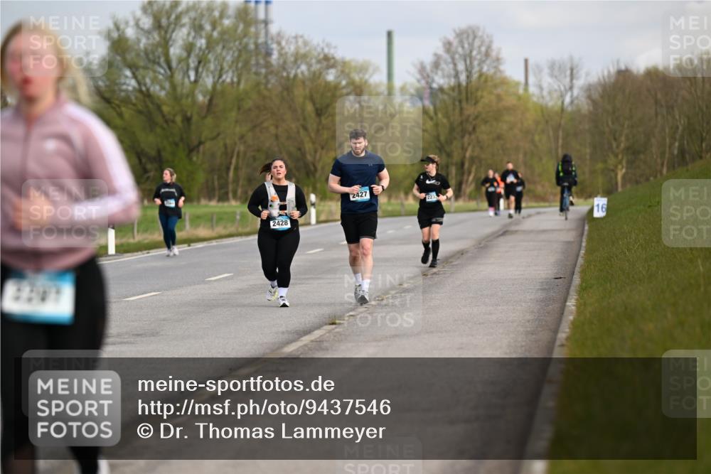 12.04.2026 - 45. Internationalen Wilhelmsburger Insellauf Dr. Thomas Lammeyer http://msf.ph/oto/9437546 12.04.2026 09:31:23 Laufen 2207, 2428, 2427, 16 meine-sportfotos.de